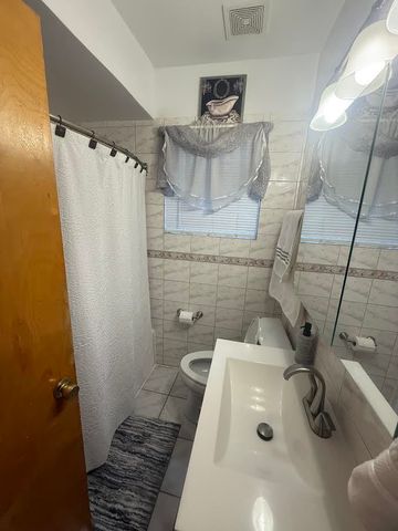 5364 N Latrobe Avenue, Chicago, IL 60630