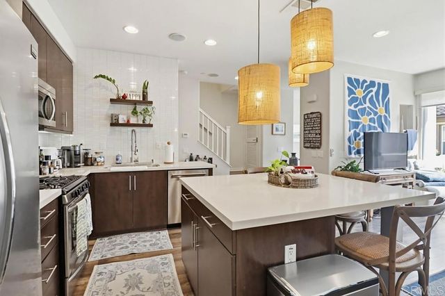 2182 Cosmo Way, San Marcos, CA 92078