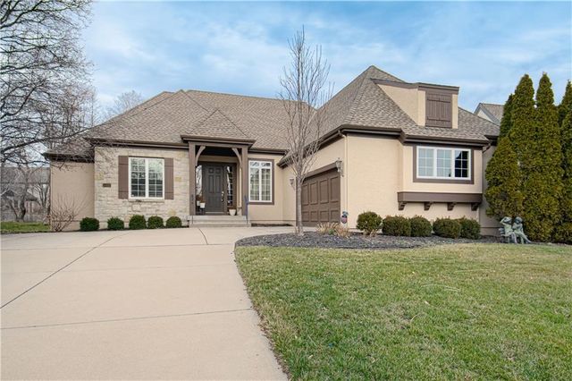 5402 W 141st Terrace, Leawood, KS 66224