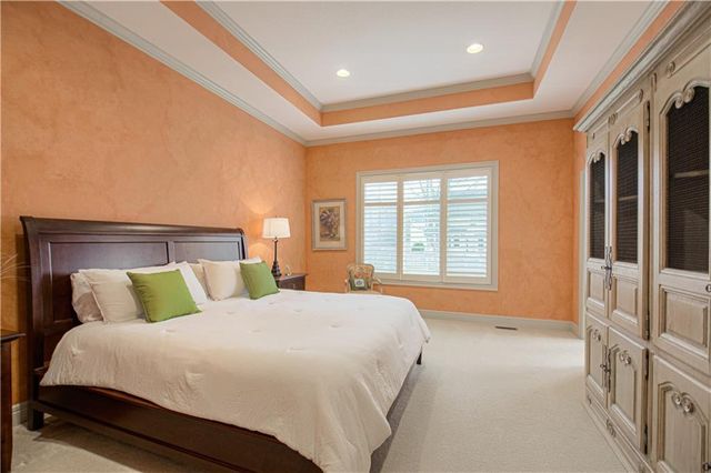 5402 W 141st Terrace, Leawood, KS 66224