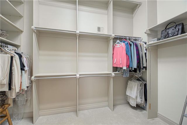 5402 W 141st Terrace, Leawood, KS 66224