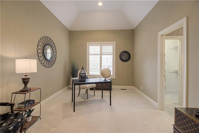 5402 W 141st Terrace, Leawood, KS 66224