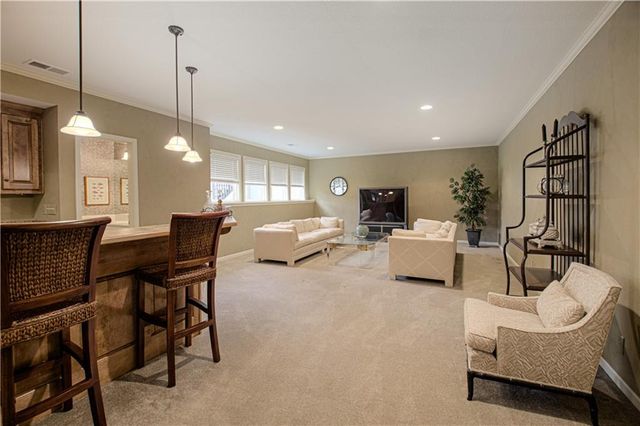 5402 W 141st Terrace, Leawood, KS 66224