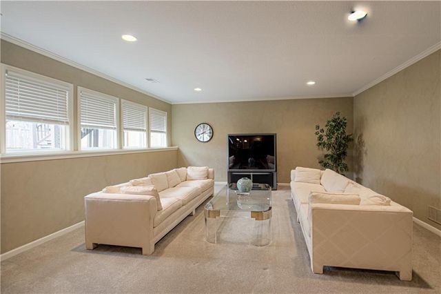 5402 W 141st Terrace, Leawood, KS 66224