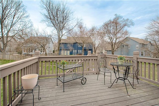 5402 W 141st Terrace, Leawood, KS 66224