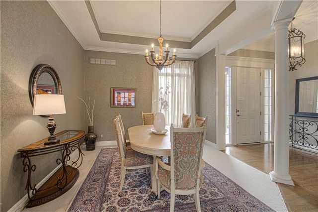 5402 W 141st Terrace, Leawood, KS 66224