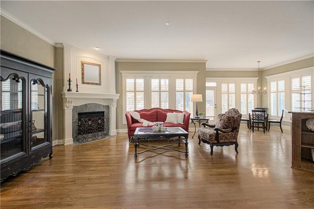 5402 W 141st Terrace, Leawood, KS 66224