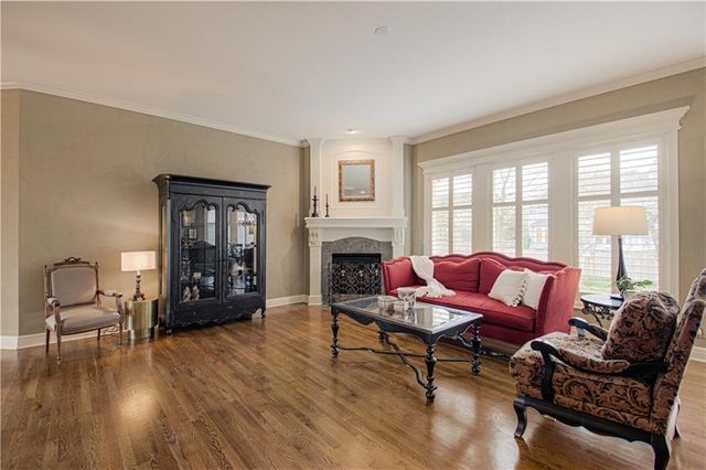 5402 W 141st Terrace, Leawood, KS 66224