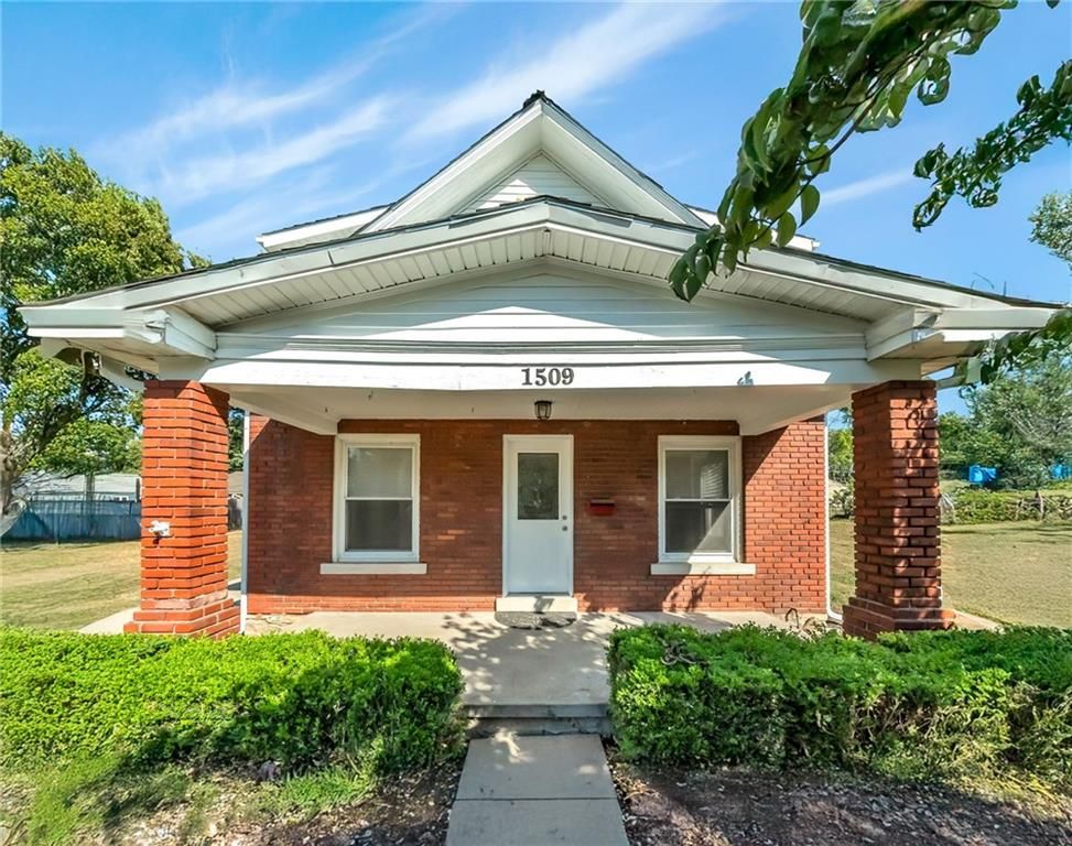 1509 S MAYWOOD Avenue, Independence, MO 64052