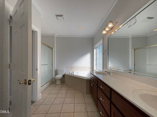 1124 Masterpiece Drive, Hope Mills, NC 28348