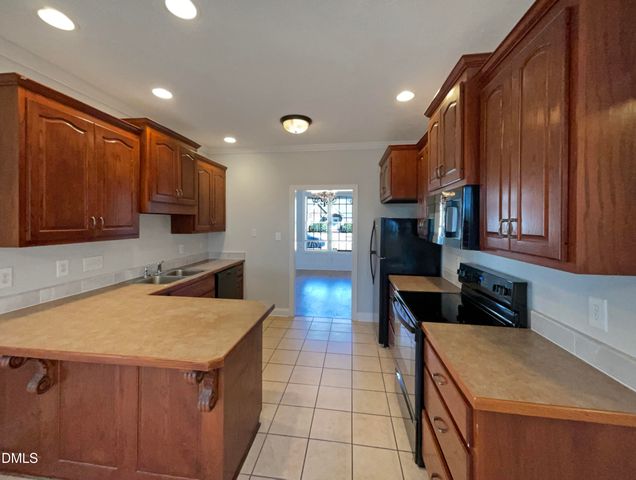 1124 Masterpiece Drive, Hope Mills, NC 28348