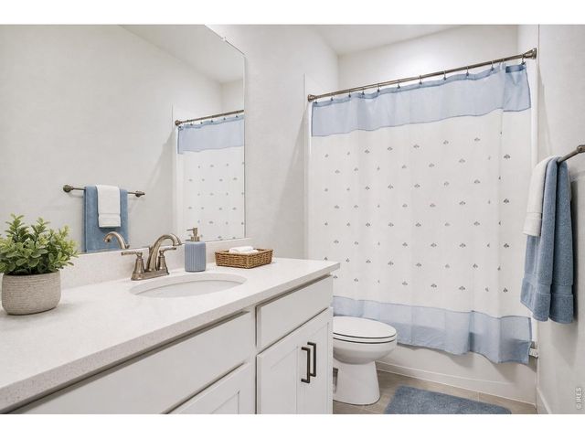 8918 S Riviera Ct, Aurora, CO 80016