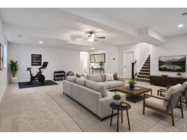 8918 S Riviera Ct, Aurora, CO 80016