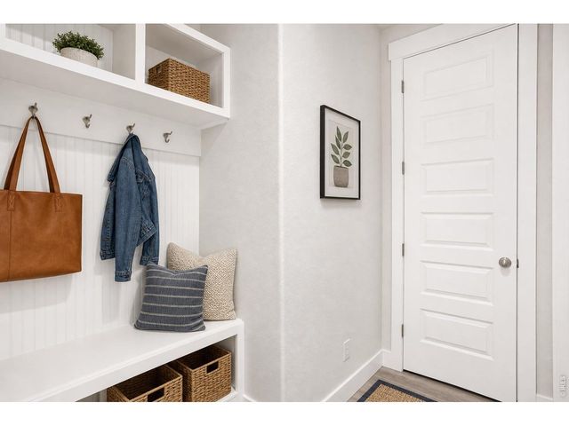 8918 S Riviera Ct, Aurora, CO 80016