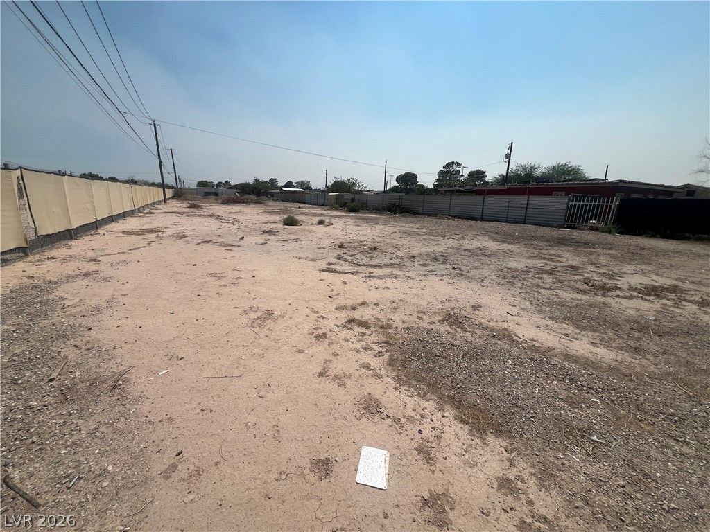 Image 3 of property listing at Meikle Lane, Las Vegas, NV 89156