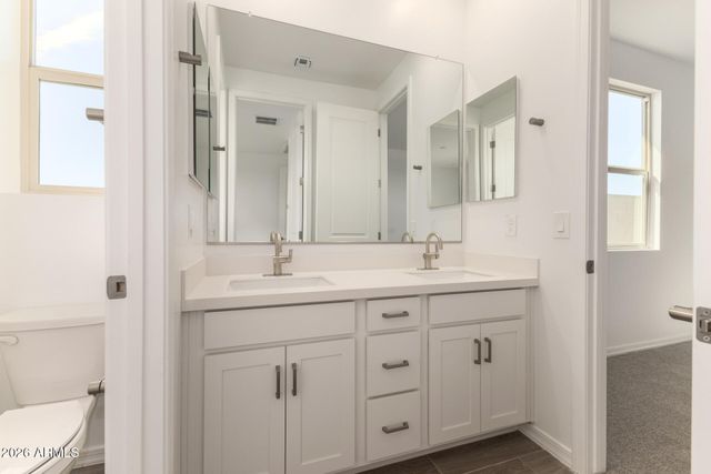 2370 E Dolcetto Drive, San Tan Valley, AZ 85143