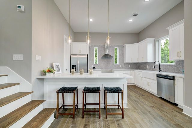1411 W 23rd Street, Houston, TX 77008