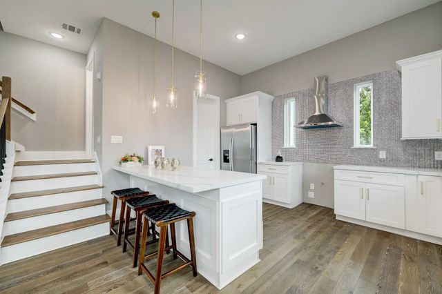 1411 W 23rd Street, Houston, TX 77008