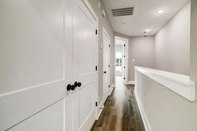 1411 W 23rd Street, Houston, TX 77008