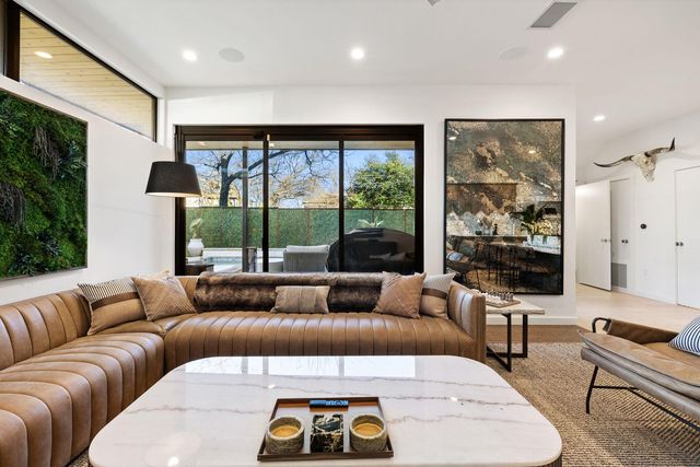 1304 Comal ST, Austin, TX 78702