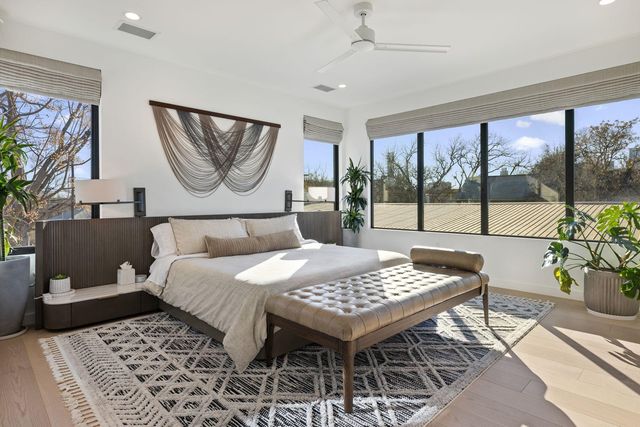 1304 Comal ST, Austin, TX 78702