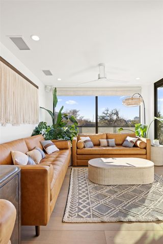 1304 Comal ST, Austin, TX 78702