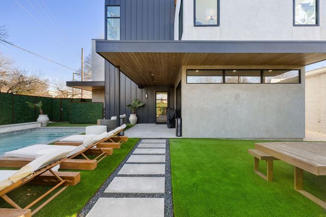 1304 Comal ST, Austin, TX 78702