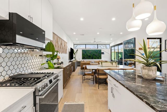 1304 Comal ST, Austin, TX 78702