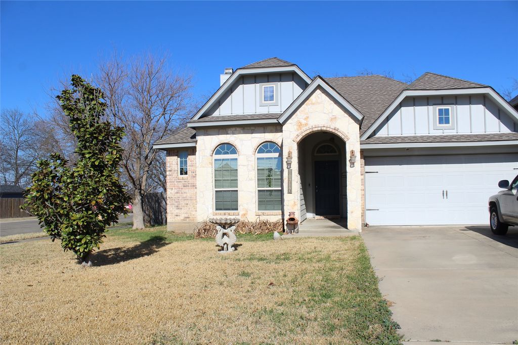 10717 Fallbrook Road, Waco, TX 76708