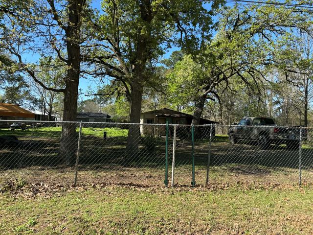 145 Aaron Avenue, Livingston, TX 77351