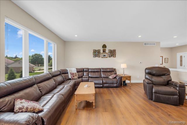 4266 McCandlish Road, Grand Blanc Charter Township, MI 48439