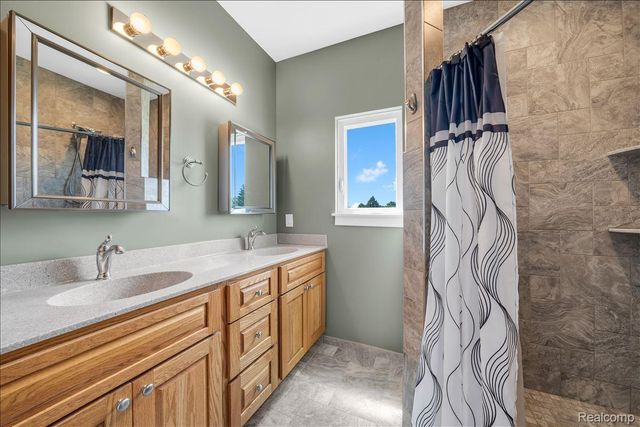 4266 McCandlish Road, Grand Blanc Charter Township, MI 48439