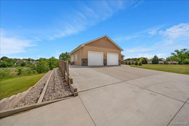 4266 McCandlish Road, Grand Blanc Charter Township, MI 48439
