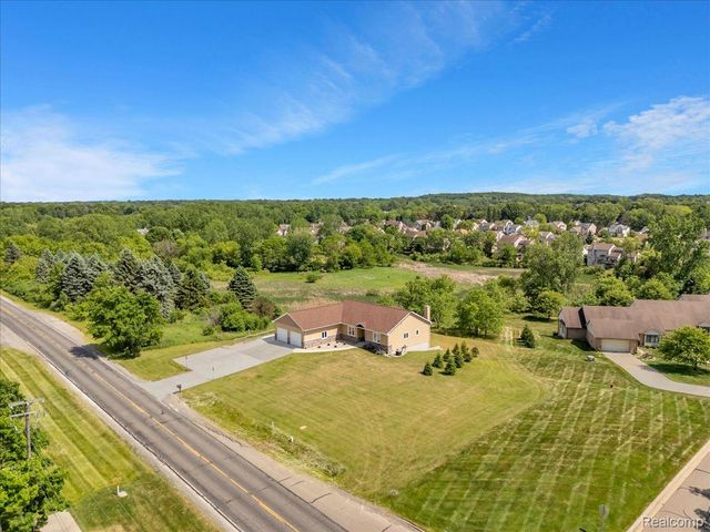 4266 McCandlish Road, Grand Blanc Charter Township, MI 48439