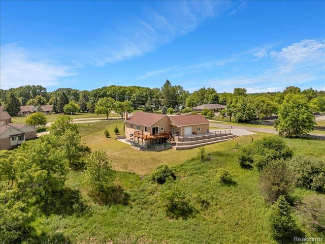 4266 McCandlish Road, Grand Blanc Charter Township, MI 48439