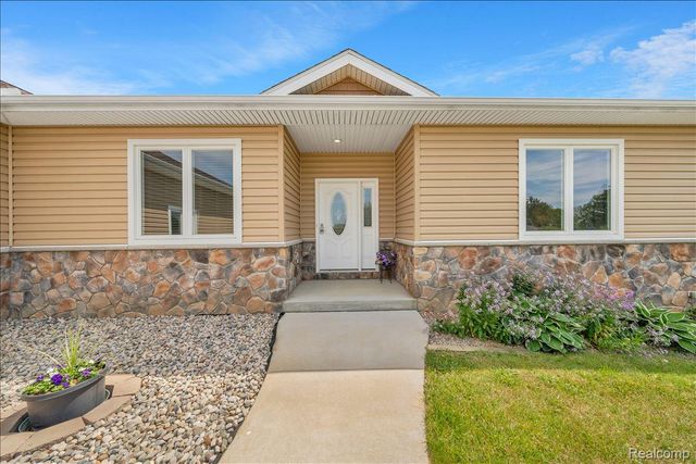 4266 McCandlish Road, Grand Blanc Charter Township, MI 48439