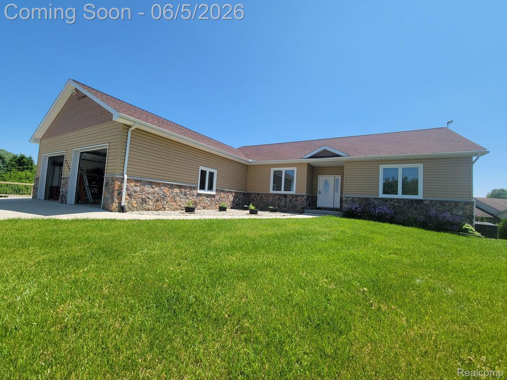 4266 McCandlish Road, Grand Blanc Charter Township, MI 48439