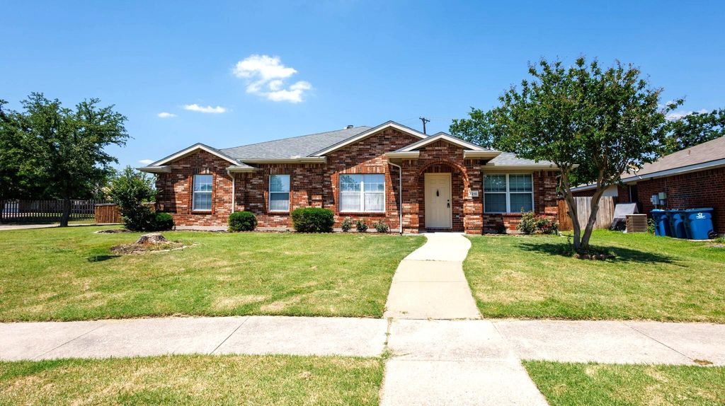7218 Compass Point Drive, Rowlett, TX 75089