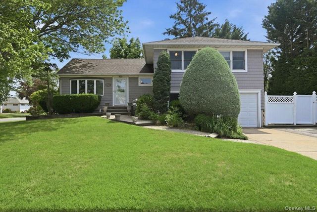 1279 Paul Street, Seaford, NY 11783