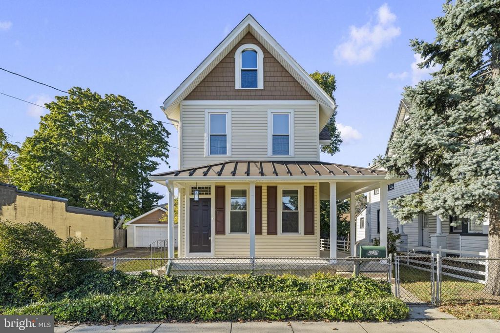 423 W BROAD ST, PALMYRA, NJ 08065 — exterior
