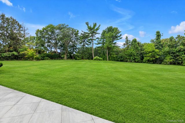 26 Bacon Road, Old Westbury, NY 11568
