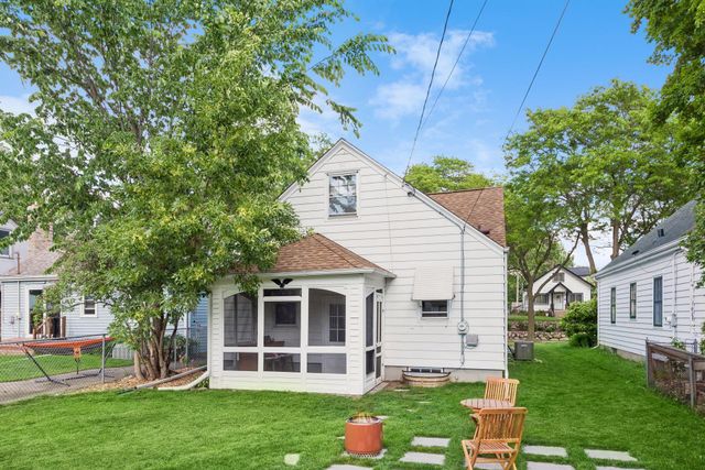 3206 McKinley Street NE, Minneapolis, MN 55418