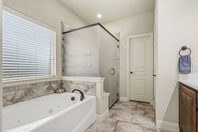 828 Sunflower Court, Aledo, TX 76008