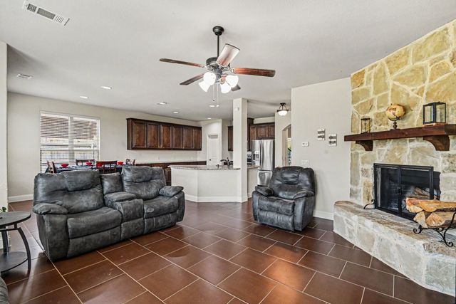 828 Sunflower Court, Aledo, TX 76008
