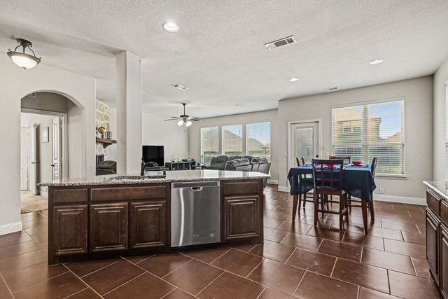 828 Sunflower Court, Aledo, TX 76008