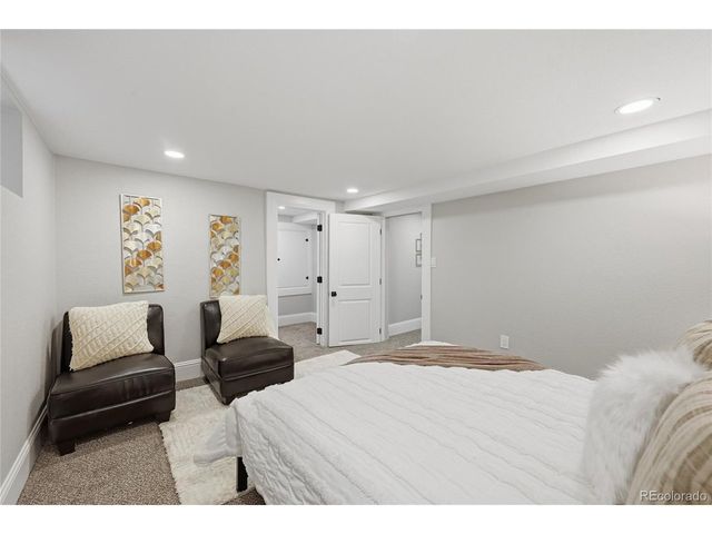 2839 N Fillmore St, Denver, CO 80205