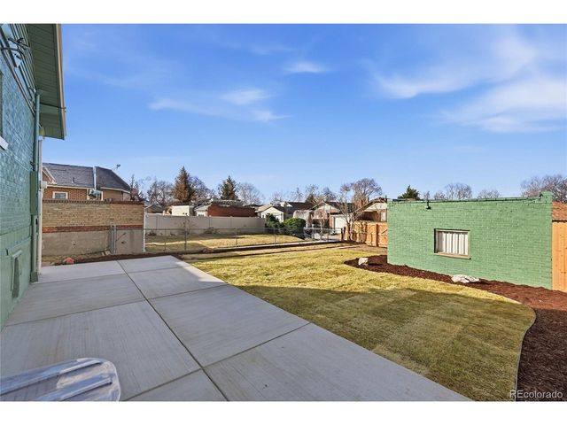 2839 N Fillmore St, Denver, CO 80205