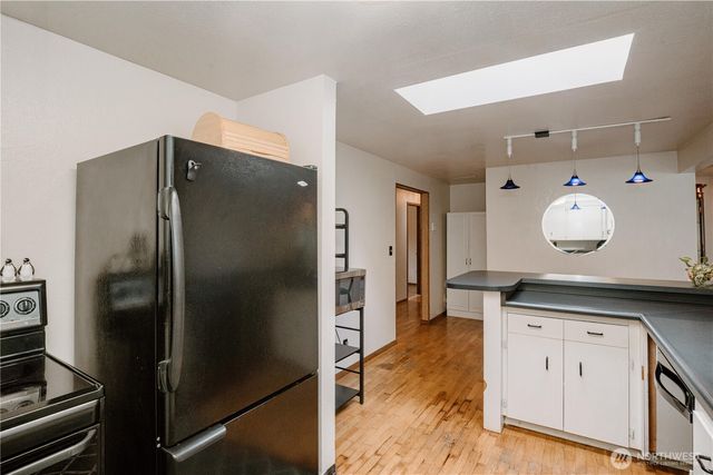 22014 54th Avenue W, Mountlake Terrace, WA 98043