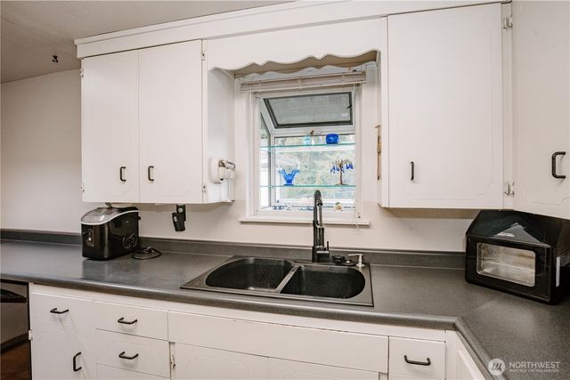 22014 54th Avenue W, Mountlake Terrace, WA 98043