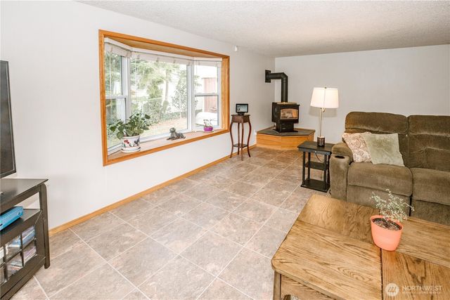 22014 54th Avenue W, Mountlake Terrace, WA 98043